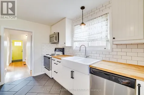 1213 Emperor Avenue Ottawa ON K1Z 8C3