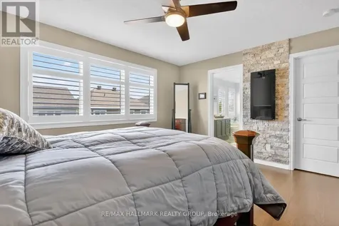 33 Summitview Drive Ottawa ON K2M 2V9
