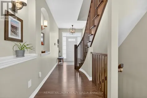 33 Summitview Drive Ottawa ON K2M 2V9