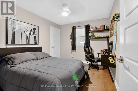 33 Summitview Drive Ottawa ON K2M 2V9