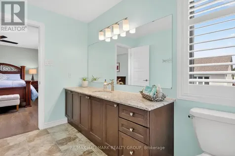 33 Summitview Drive Ottawa ON K2M 2V9