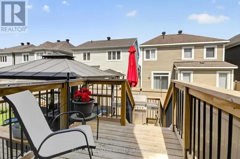 33 Summitview Drive Ottawa ON K2M 2V9