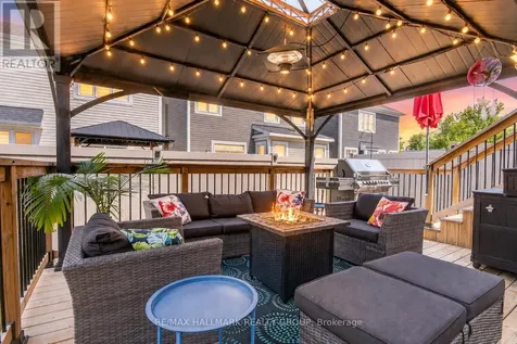 33 Summitview Drive Ottawa ON K2M 2V9