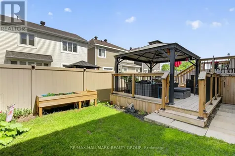 33 Summitview Drive Ottawa ON K2M 2V9