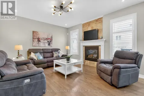33 Summitview Drive Ottawa ON K2M 2V9