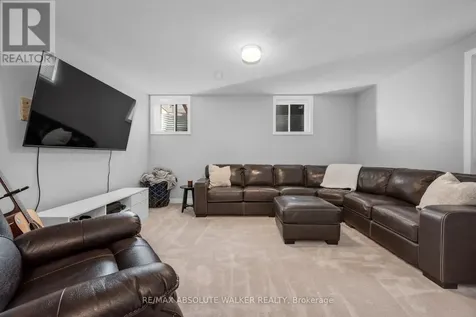 2176 Winsome Terrace Ottawa ON K4A 5N1