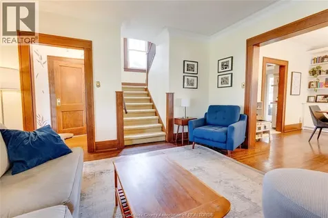 221 Villaire Avenue Windsor ON N8S 2J1