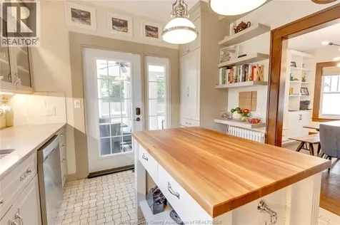 221 Villaire Avenue Windsor ON N8S 2J1