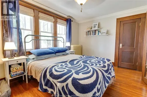 221 Villaire Avenue Windsor ON N8S 2J1