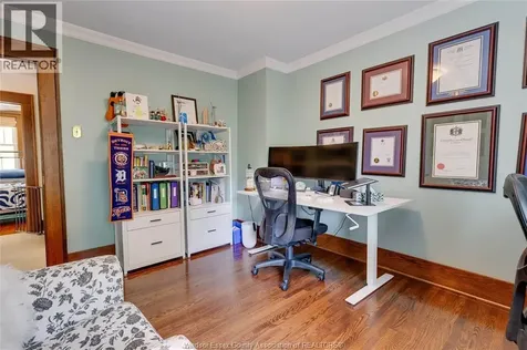 221 Villaire Avenue Windsor ON N8S 2J1