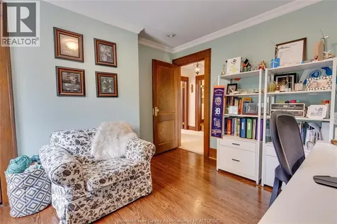 221 Villaire Avenue Windsor ON N8S 2J1