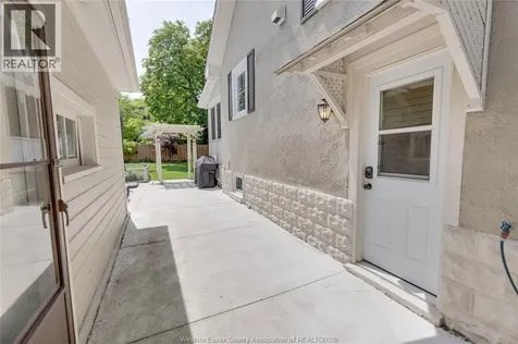 221 Villaire Avenue Windsor ON N8S 2J1