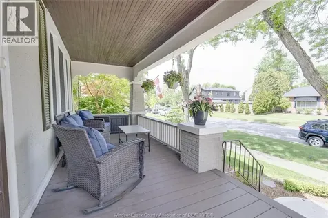 221 Villaire Avenue Windsor ON N8S 2J1
