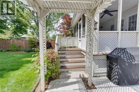 221 Villaire Avenue Windsor ON N8S 2J1