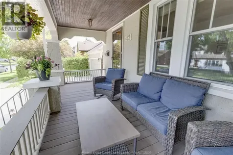 221 Villaire Avenue Windsor ON N8S 2J1