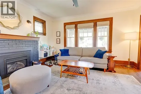 221 Villaire Avenue Windsor ON N8S 2J1