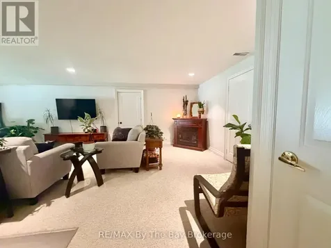 24 Bridlewood Crescent Wasaga Beach ON L9Z 1B4