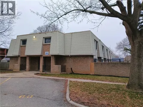 17 Old Pine Trail St. Catharines ON L2M 6P9