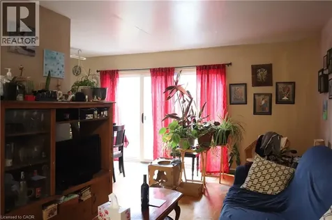 17 Old Pine Trail St. Catharines ON L2M 6P9