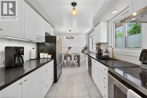 23 Duchess Court Hamilton ON L8E 1A4