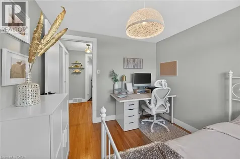 23 Duchess Court Hamilton ON L8E 1A4