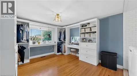 23 Duchess Court Hamilton ON L8E 1A4