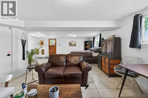 23 Duchess Court Hamilton ON L8E 1A4