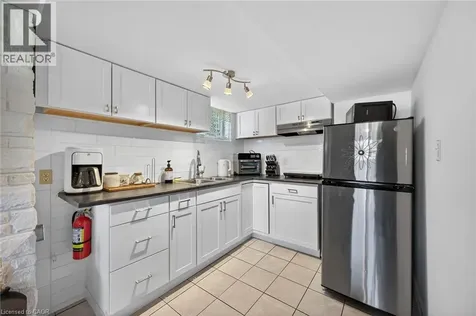 23 Duchess Court Hamilton ON L8E 1A4