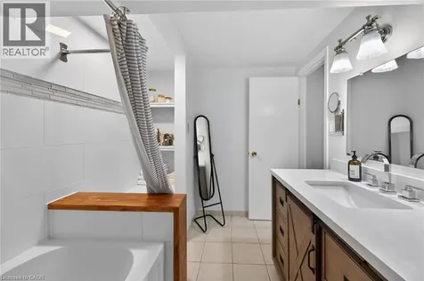 23 Duchess Court Hamilton ON L8E 1A4