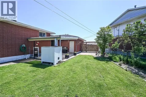 23 Duchess Court Hamilton ON L8E 1A4
