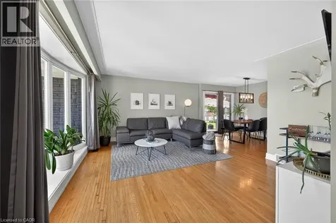 23 Duchess Court Hamilton ON L8E 1A4