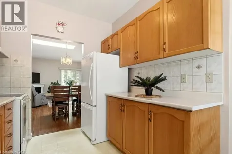 20 Kitty Murray Lane Ancaster ON L9K 1L7