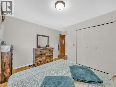 2450 Mckay Avenue Windsor ON N9E 2P5