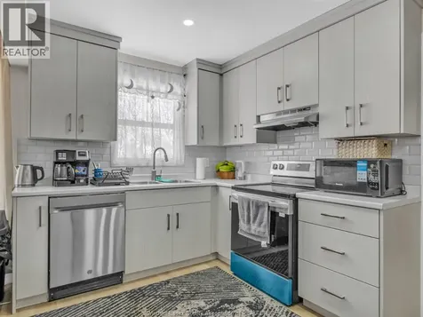 2450 Mckay Avenue Windsor ON N9E 2P5