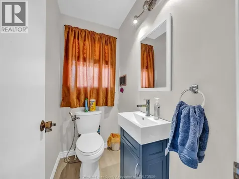 2450 Mckay Avenue Windsor ON N9E 2P5