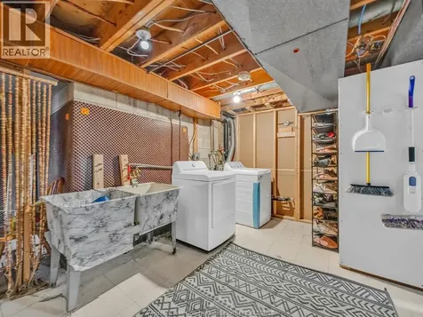 2450 Mckay Avenue Windsor ON N9E 2P5