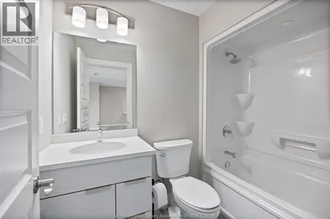 728 Brownstone Lakeshore ON N9K 0C4