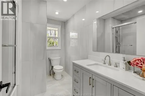 1910 Kent Street Windsor ON N9E 3R3