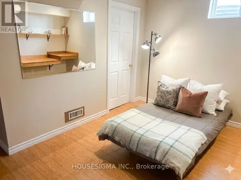 22 Highlands Crescent Collingwood ON L9Y 5H3