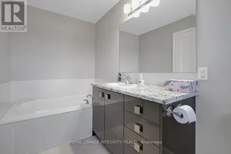 352 Axis Way Ottawa ON K1W 0J9