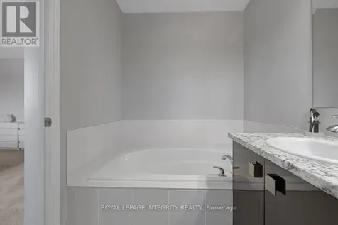 352 Axis Way Ottawa ON K1W 0J9
