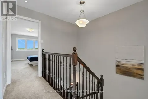 352 Axis Way Ottawa ON K1W 0J9