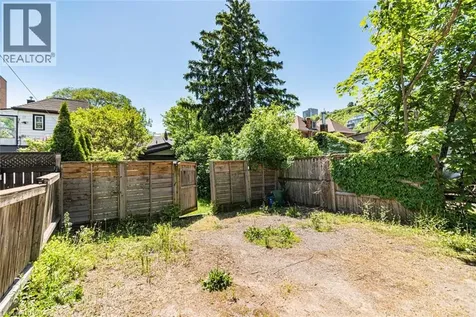 134 Erie Avenue Hamilton ON L8N 2W8