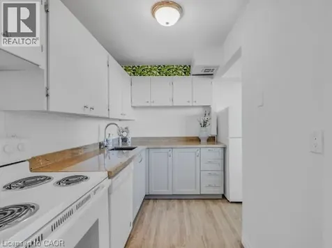 15 Nicklaus Drive Hamilton ON L8K 5L5