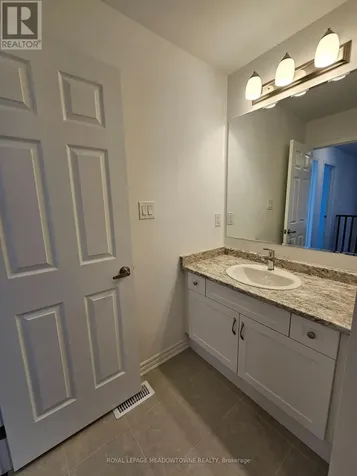 879 Amand Drive Kitchener ON N2R 0V6