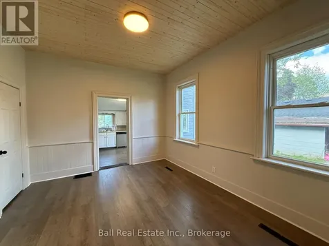 26 Nassau Street Selwyn ON K0L 2H0