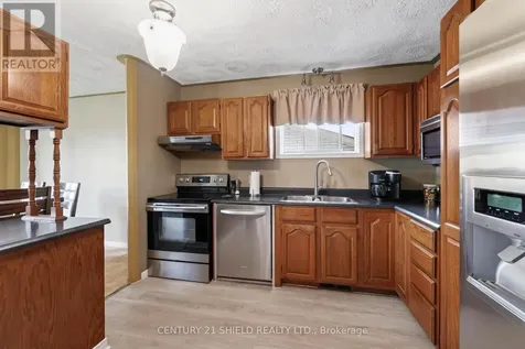 812 Briarhill Avenue Cornwall ON K6J 3N5