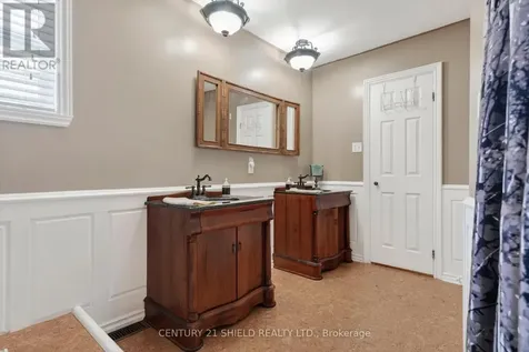 812 Briarhill Avenue Cornwall ON K6J 3N5