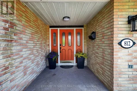 812 Briarhill Avenue Cornwall ON K6J 3N5