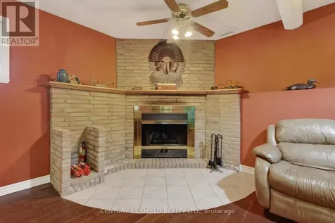 812 Briarhill Avenue Cornwall ON K6J 3N5